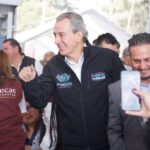 Pepe Chedraui pidió calma ante el calendario de Morena para 2027; aseguró que aún no es momento de "levantar la mano" por la reelección. FOTO: X @pepechedrauimx.