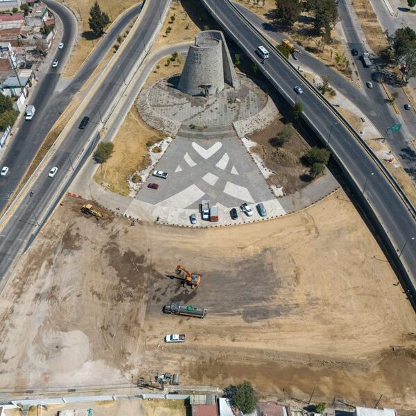 Tras el diálogo con vecinos, el Gobierno de Puebla confirma que no se eliminarán todos los retornos en la Calzada Ignacio Zaragoza. FOTO: CMH.