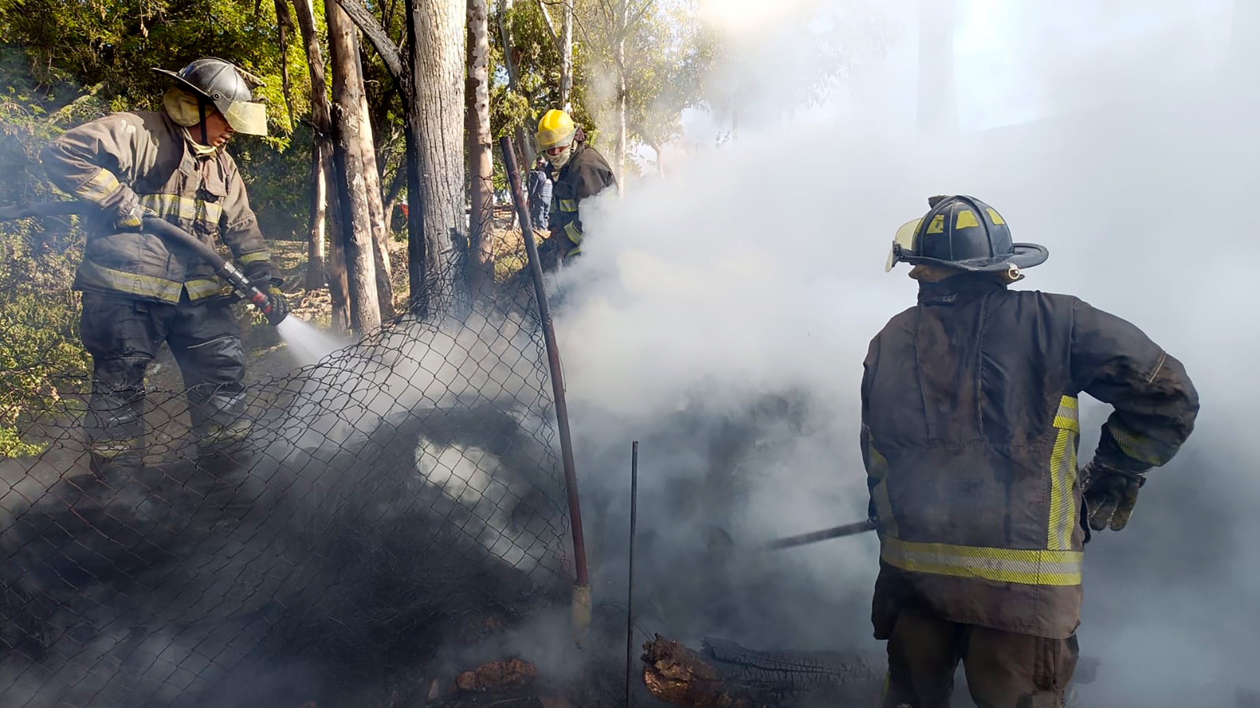 Jornada de fuego en Texmelucan: Bomberos sofocan cinco incendios en un solo día