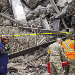 Localizan sin vida al último trabajador atrapado en el derrumbe de San Antonio Abad; el saldo final de esta tragedia en la alcaldía Cuauhtémoc es de tres fallecidos. FOTO: La Razón de México.