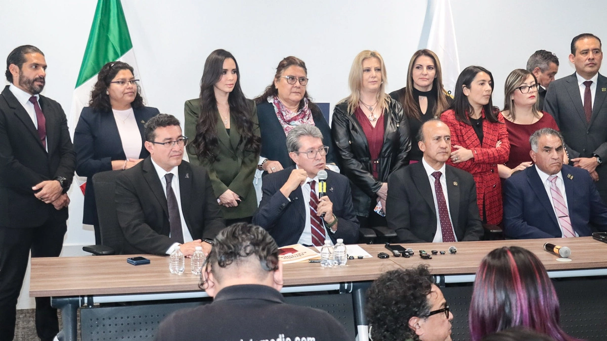 Ricardo Monreal reconoció desde Puebla que a Morena no le alcanza para aprobar la reforma electoral; “ni al Santo Niño de Atocha” le pediría el milagro de conseguir los votos faltantes. FOTO: EsImagen.