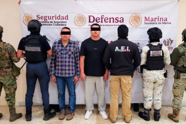 Detienen en Puebla a "El Caballero" y a Osiel "N", presuntos integrantes del CJNG. FOTO: Gobierno de Puebla.