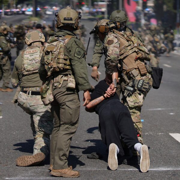 Suman 12 connacionales muertos bajo custodia estadounidense en 2026; Cancillería ya analiza medidas tras la dudosa versión de un "suicidio" en el caso del joven Royer Pérez. FOTO: El País.