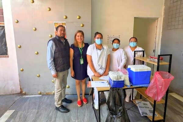 El Ayuntamiento de San Martín Texmelucan aplicó más de 1,200 dosis contra sarampión, influenza y COVID en una jornada de vacunación interinstitucional.