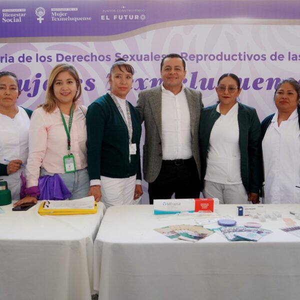 En el marco del 8 de marzo, el Ayuntamiento realizó la Feria de los Derechos Sexuales y Reproductivos de las Mujeres.