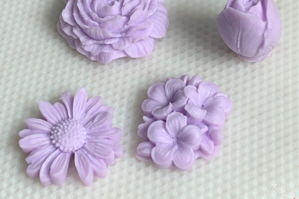 El DIF San Pedro Cholula realizó el Taller de Elaboración de Velas Aromáticas para fortalecer habilidades y generar oportunidades reales de crecimiento personal y económico para mujeres.