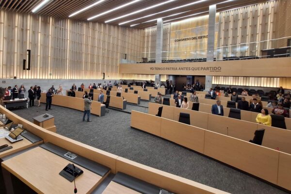 Puebla se alinea a la Federación y pone tope a las jubilaciones millonarias. FOTO: Primera Plana Puebla.