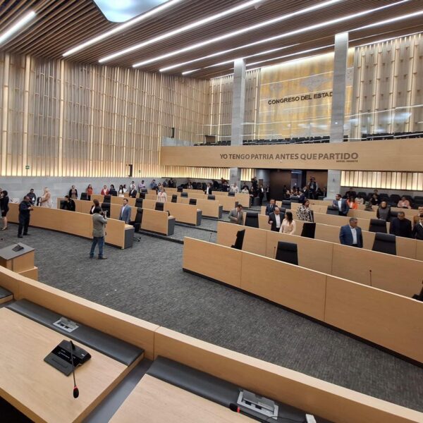 Puebla se alinea a la Federación y pone tope a las jubilaciones millonarias. FOTO: Primera Plana Puebla.