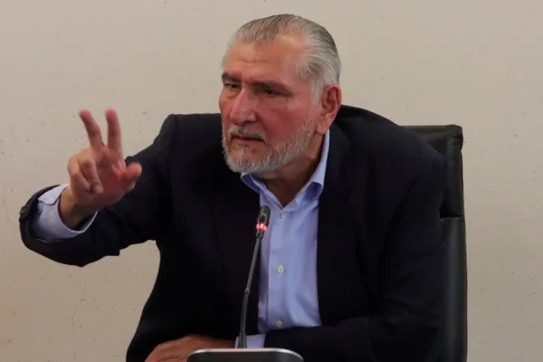 El Universal reveló un vínculo financiero de Adán Augusto con los Bermúdez Requena en su campaña presidencial. FOTO: Página Central.