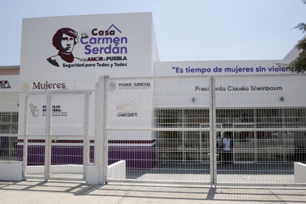 Puebla dejó de estar en el "top 10" de estados con más feminicidios a nivel nacional; abrirán 12 nuevos espacios de apoyo para seguir combatiendo la violencia de género.
