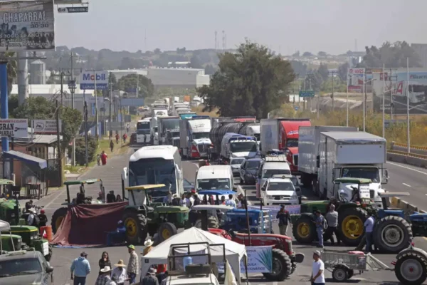 Organizaciones de transportistas y productores del campo encendieron las alertas al advirtieron que podrían manifestarse durante el Mundial. FOTO: Expansión Política.