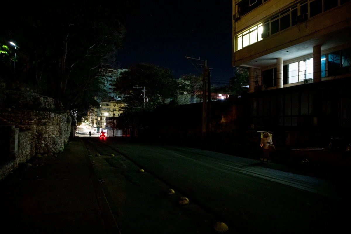 Cuba sufre apagón total tras desconexión del sistema eléctrico nacional