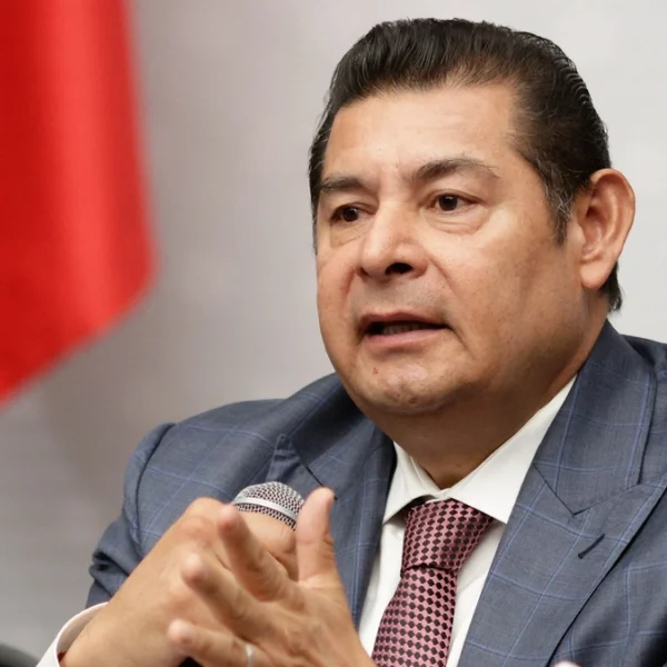 Alejandro Armenta pidió “prudencia y mesura” a la diputada Nayeli Salvatori tras difundir un video parodiando el accidente en la Ibero CDMX. FOTO: Agencia Enfoque.