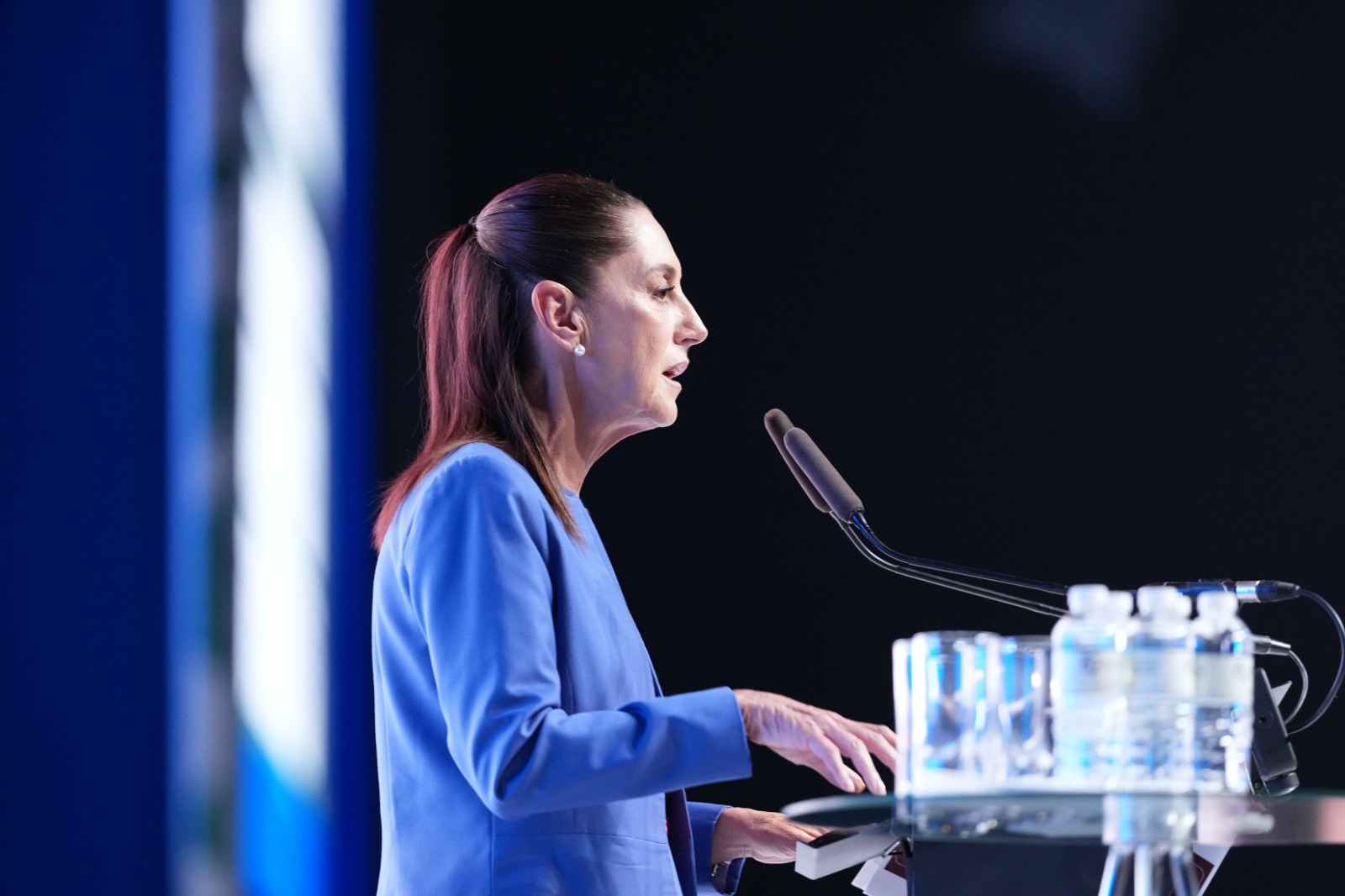El sector industrial de Nuevo León cerró filas con el gobierno federal durante la toma de protesta de Caintra. FOTO: Telediario.