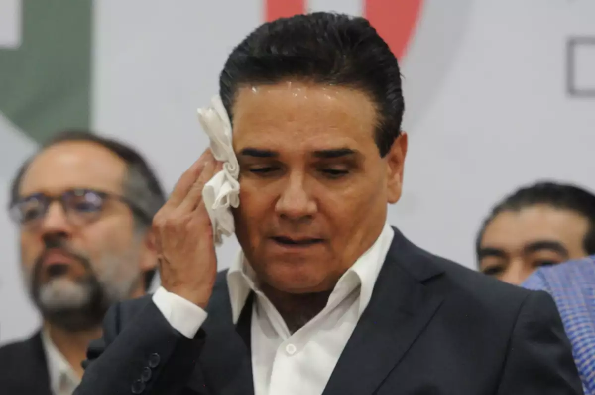 Un avance judicial reabre uno de los casos más graves de violencia en Michoacán, al girarse órdenes de aprehensión contra Silvano Aureoles y elementos de seguridad. FOTO: Cuartoscuro.