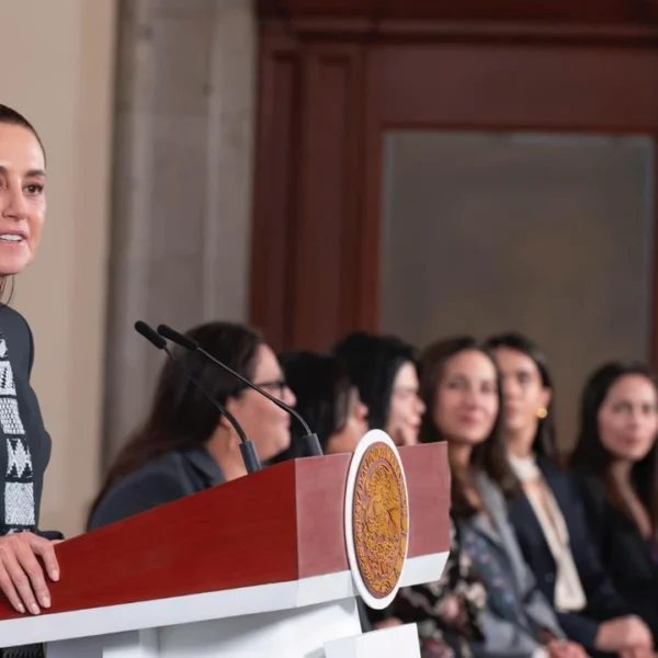 El gobierno de Claudia Sheinbaum anunció un acuerdo con Google, Meta y TikTok para prevenir y atender la violencia digital contra mujeres en México.