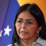 Estados Unidos estaría preparando un borrador de acusación penal contra Delcy Rodríguez, por presuntos delitos de corrupción y lavado de dinero. FOTO: Entre Veredas.