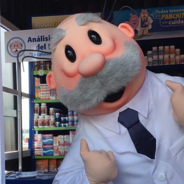 El INAPAM ofrecerá un nuevo beneficio junto a Farmacias Similares. FOTO: Dr. Simi Oficial.