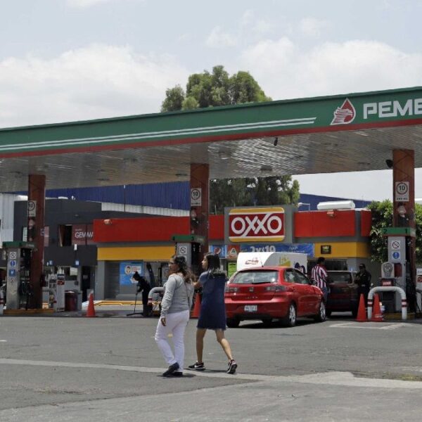 El precio de los combustibles registró incrementos en Puebla al inicio de la semana, tras la continuación del conflicto en Medio Oriente. FOTO: Agencia Enfoque.