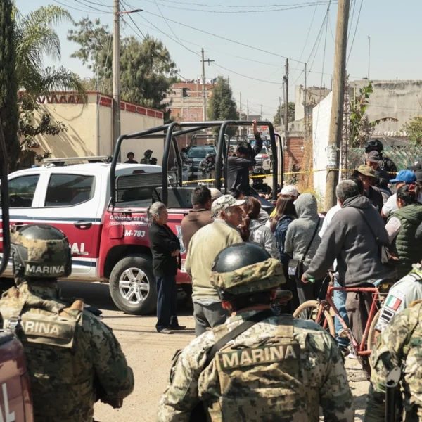Dos presuntos asaltantes murieron tras enfrentarse con policías en Juan C. Bonilla; uno más fue detenido.