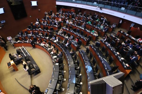 Ignacio Mier reconoció que no hay fecha para la discusión de la reforma electoral en el Senado tras cambios en el dictamen y falta de consenso. FOTO: Octavio Hoyos.