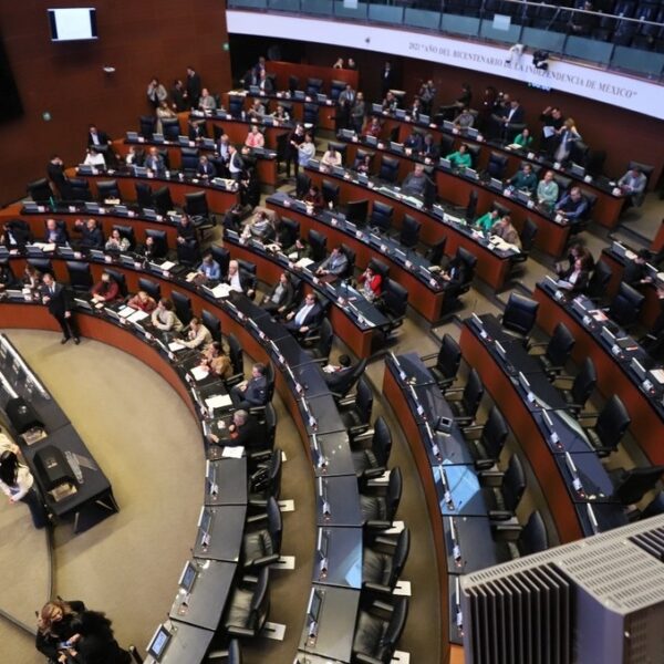 Ignacio Mier reconoció que no hay fecha para la discusión de la reforma electoral en el Senado tras cambios en el dictamen y falta de consenso. FOTO: Octavio Hoyos.
