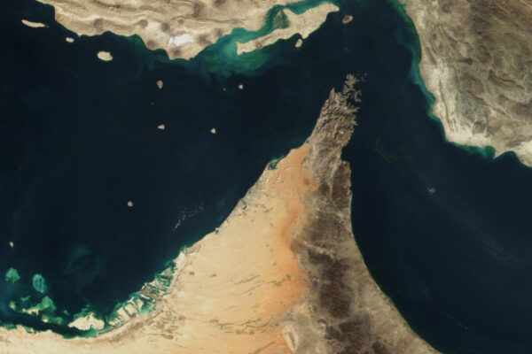 Irán confirmó el cierre del estrecho de Ormuz y aseguró que no permitirán la salida de petróleo por esa vía estratégica. FOTO: NASA/GSFC.