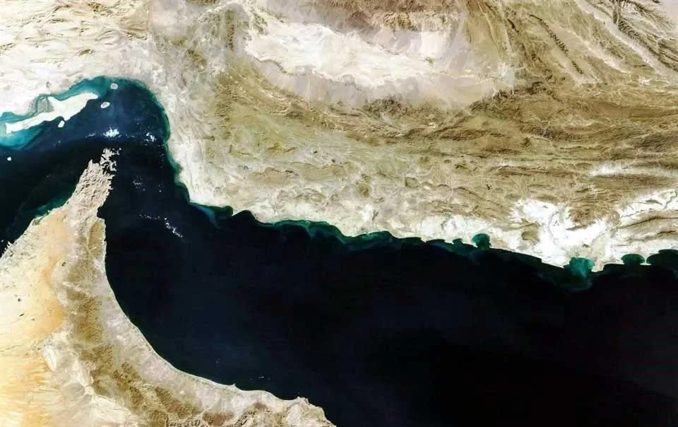 Trump ordena escolta militar y seguros de guerra para desbloquear el Estrecho de Ormuz