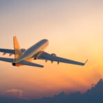 El conflicto en Irán ahora a pegado en sectores clave a nivel global, con efectos directos en costos, operaciones y cadenas de suministro aéreas. FOTO: WHICH.CO.UK