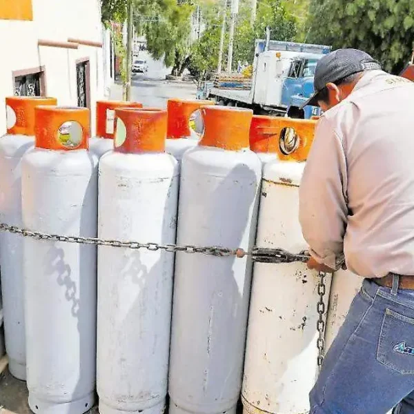 El precio del gas LP mantiene una tendencia al alza en Puebla, acumulando varias semanas de incrementos que ya comienzan a reflejarse en el gasto cotidiano de los hogares. FOTO: El Sol de Zacatecas.