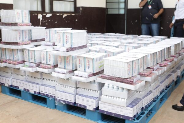 Un comando de encapuchados asaltó la Clínica 7 del IMSS en San Bartolo, al sur de Puebla; se llevaron un lote de medicamentos controlados. FOTO: CAD.