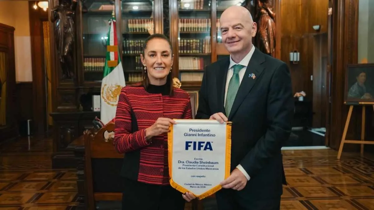 Claudia Sheinbaum se reunió con Gianni Infantino en Palacio Nacional para revisar los avances de la Copa del Mundo. IMAGEN: X @Claudiashein.