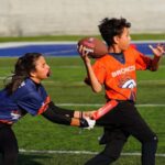 La expansión del flag football en escuelas de Puebla avanza con apoyo de la NFL y los Denver Broncos, en un esfuerzo por acercar este deporte a nuevas generaciones. FOTO: N+.