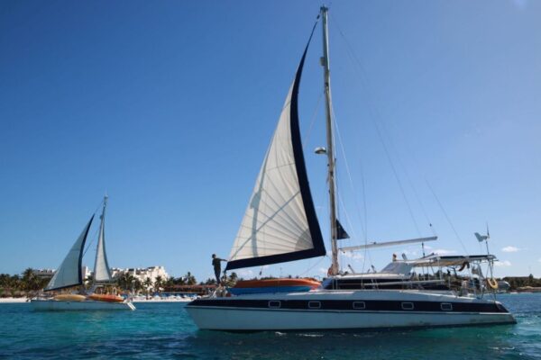 SEMAR activó un operativo de búsqueda tras la desaparición de dos veleros que se dirigían al Caribe con ayuda humanitaria. FOTO: Cuartoscuro.