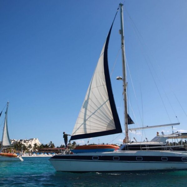 SEMAR activó un operativo de búsqueda tras la desaparición de dos veleros que se dirigían al Caribe con ayuda humanitaria. FOTO: Cuartoscuro.