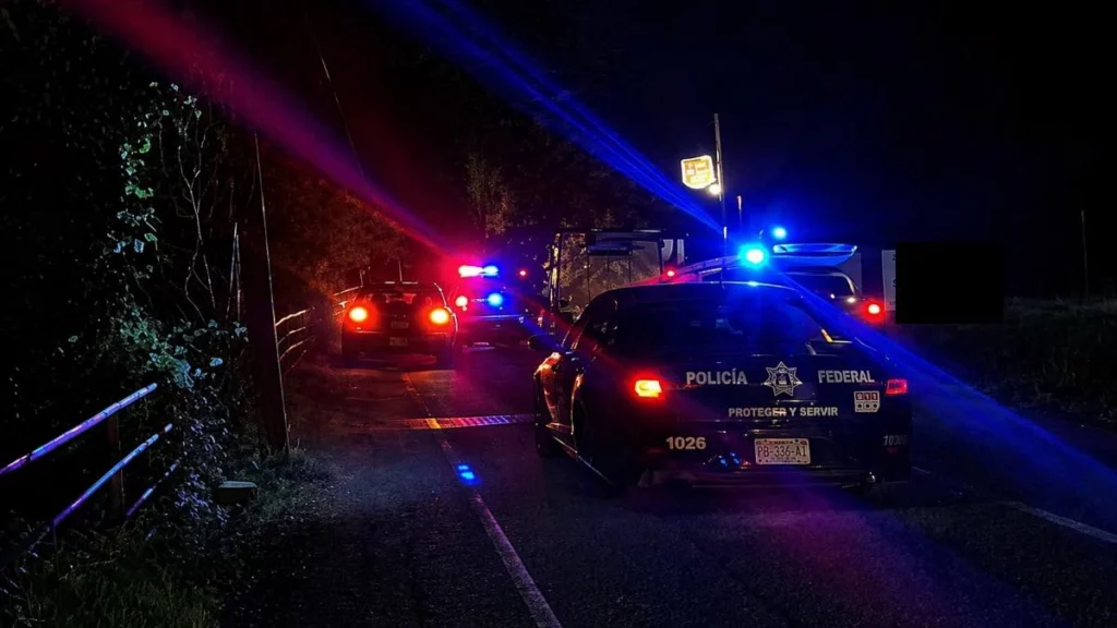 Un enfrentamiento entre agentes de la FGR y delincuentes armados en la carretera Tlaxco-Tejocotal, a la altura de Zacatlán, dejó como saldo un agresor muerto.