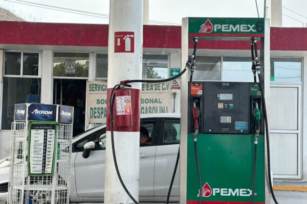 Elegir entre gasolina magna o premium no es solo cuestión de precio. ¿Cuál es la correcta? FOTO: Procurador.