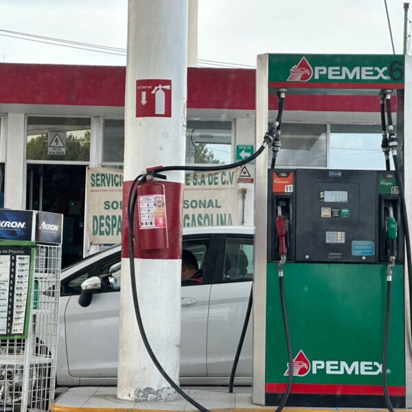Elegir entre gasolina magna o premium no es solo cuestión de precio. ¿Cuál es la correcta? FOTO: Procurador.