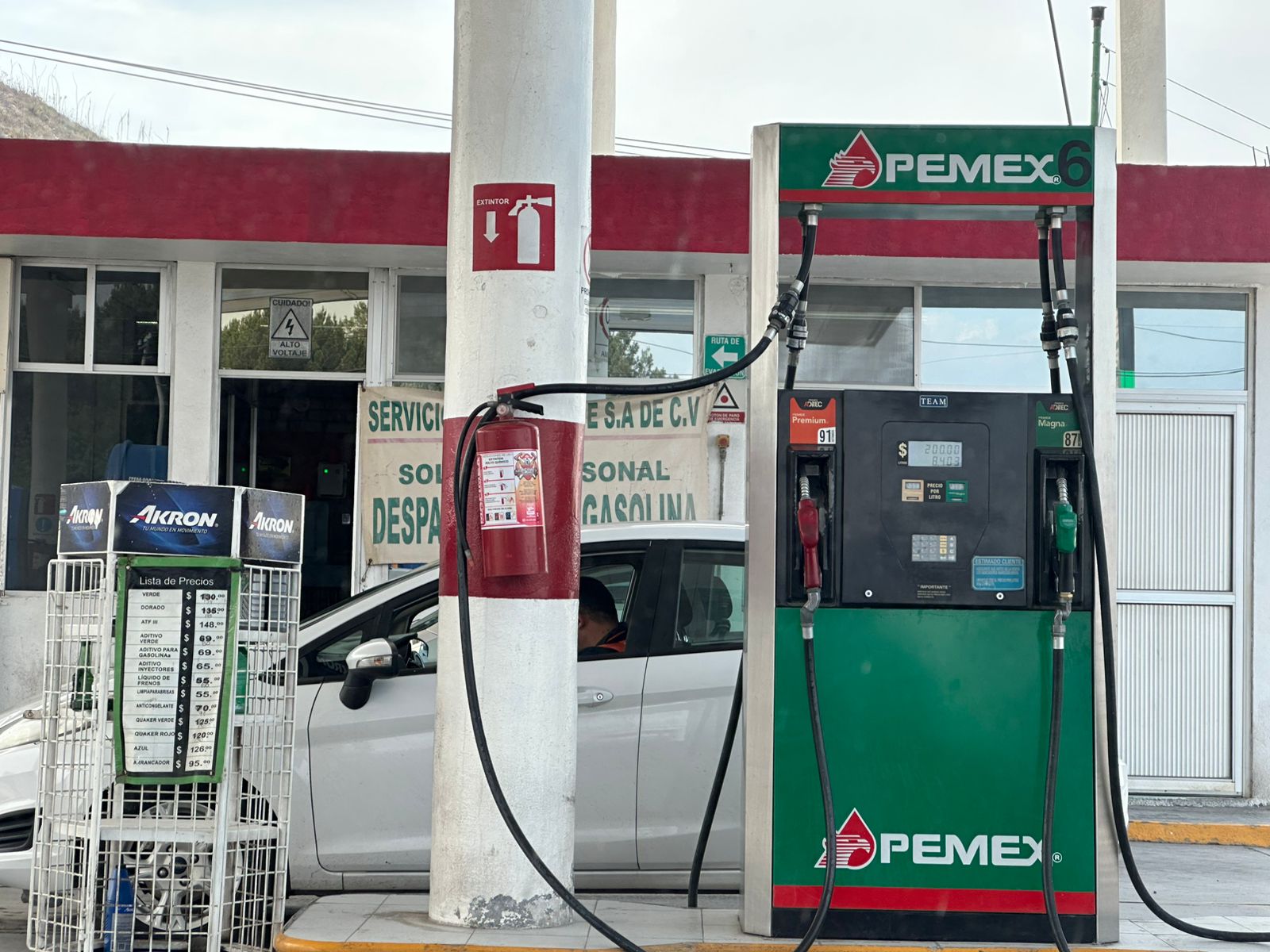 Elegir entre gasolina magna o premium no es solo cuestión de precio. ¿Cuál es la correcta? FOTO: Procurador.