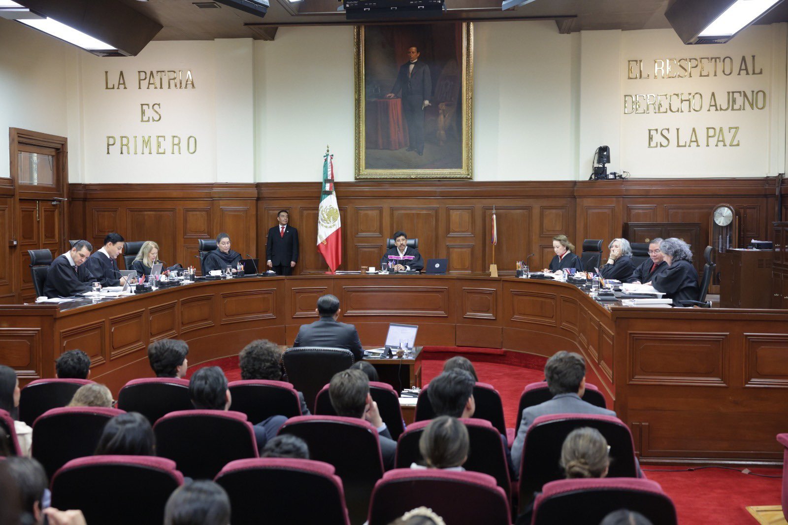 La SCJN invalidó el delito de ciberasedio en Puebla por ser ambiguo y vulnerar la libertad de expresión.