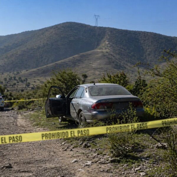 Doble ejecución en Nicolás Bravo; hallan dos cuerpos encobijados y con huellas de tortura en Azumbilla. FOTO: Quadratín Puebla.