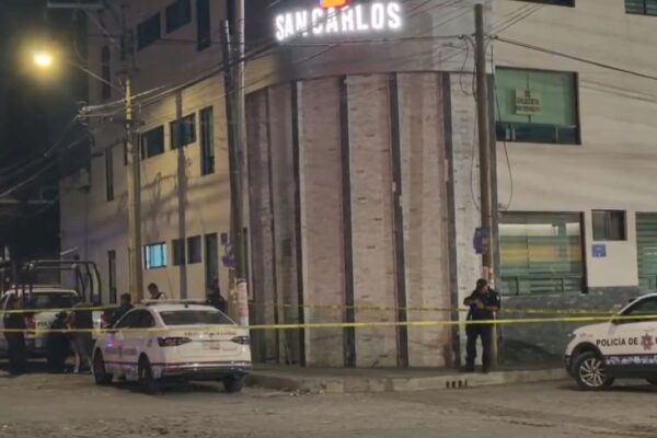 Ataque directo en la colonia Lomas 5 de Mayo deja una joven muerta y otras dos personas heridas. FOTO: Cinco Radio.