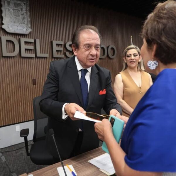 Turnan al Órgano Interno de Control del Congreso de Puebla la solicitud de remoción de Leopoldo de Lara y Jesús Juárez.