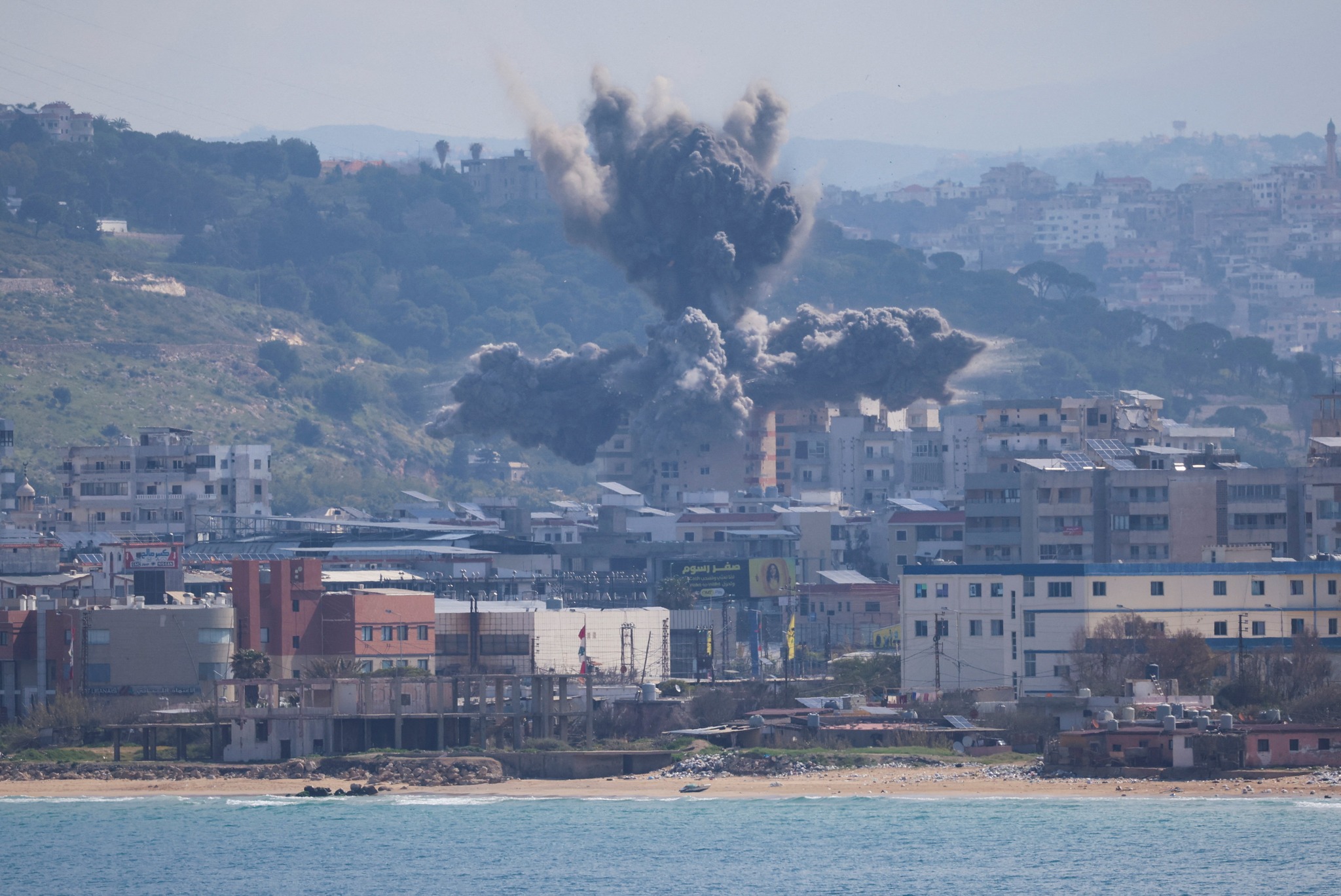 Irán interrumpió la navegación en el estrecho de Ormuz tras los ataques de Israel a Líbano, exigen cese de las hostilidades o romperán la tregua. FOTO: REUTERS.