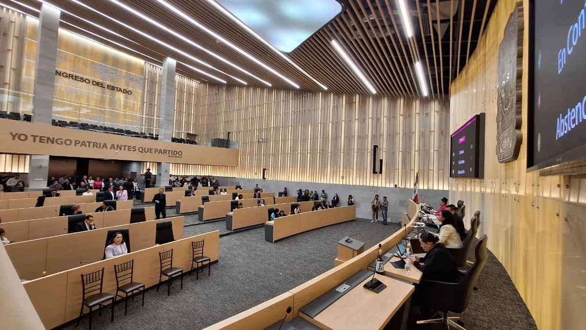 El Plan B de reforma electoral logró el aval de 17 congresos en tiempo récord; Puebla fue el sexto Congreso en aprobarlo. FOTO: Agencia Enfoque.