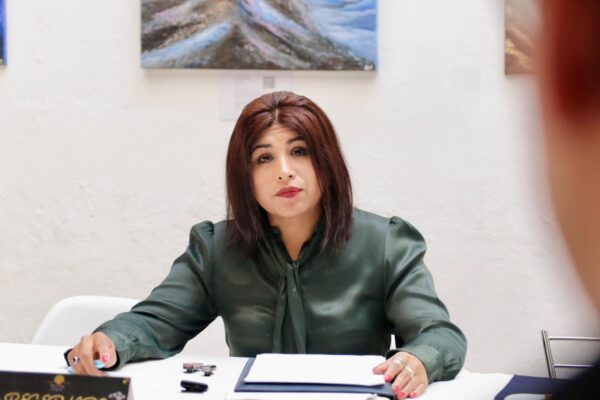 Roxana Luna denunció la operación de un "cártel inmobiliario" en Tlaltenango y Coronango, acusando a alcaldes, jueces y notarios. FOTO: X @roxanalunap.