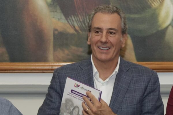 Pepe Chedraui defendió la solicitud de un crédito por 440 mdp, calificándola como una medida administrativa para adelantar obras de pavimentación. FOTO: X @pepechedrauimx.