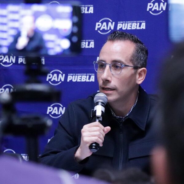 Riestra se descarta para competir por la capital poblana para 2027 y perfila candidatura femenina en el PAN. FOTO: X @marioriestra.