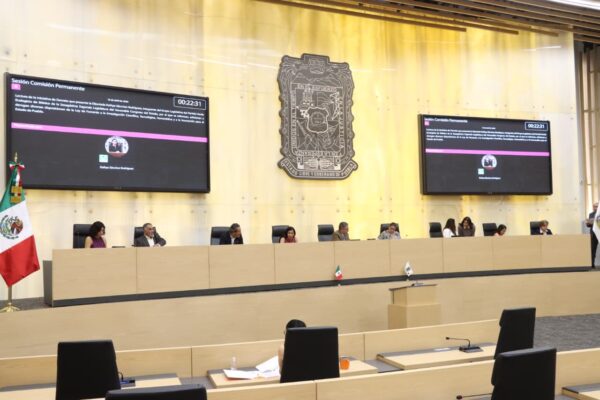 La duplicidad de iniciativas en el Congreso de Puebla refleja una práctica recurrente entre legisladores locales. FOTO: Congreso de Puebla.
