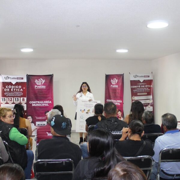 Contraloría del Ayuntamiento de Puebla promovió la cultura ética y combate a la corrupción entre funcionarios locales.